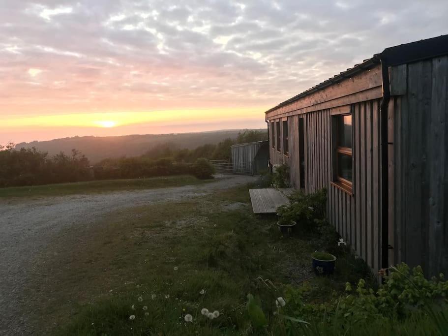 Spacious Cabin On Isolated Farm With Sea View Bude Exterior foto